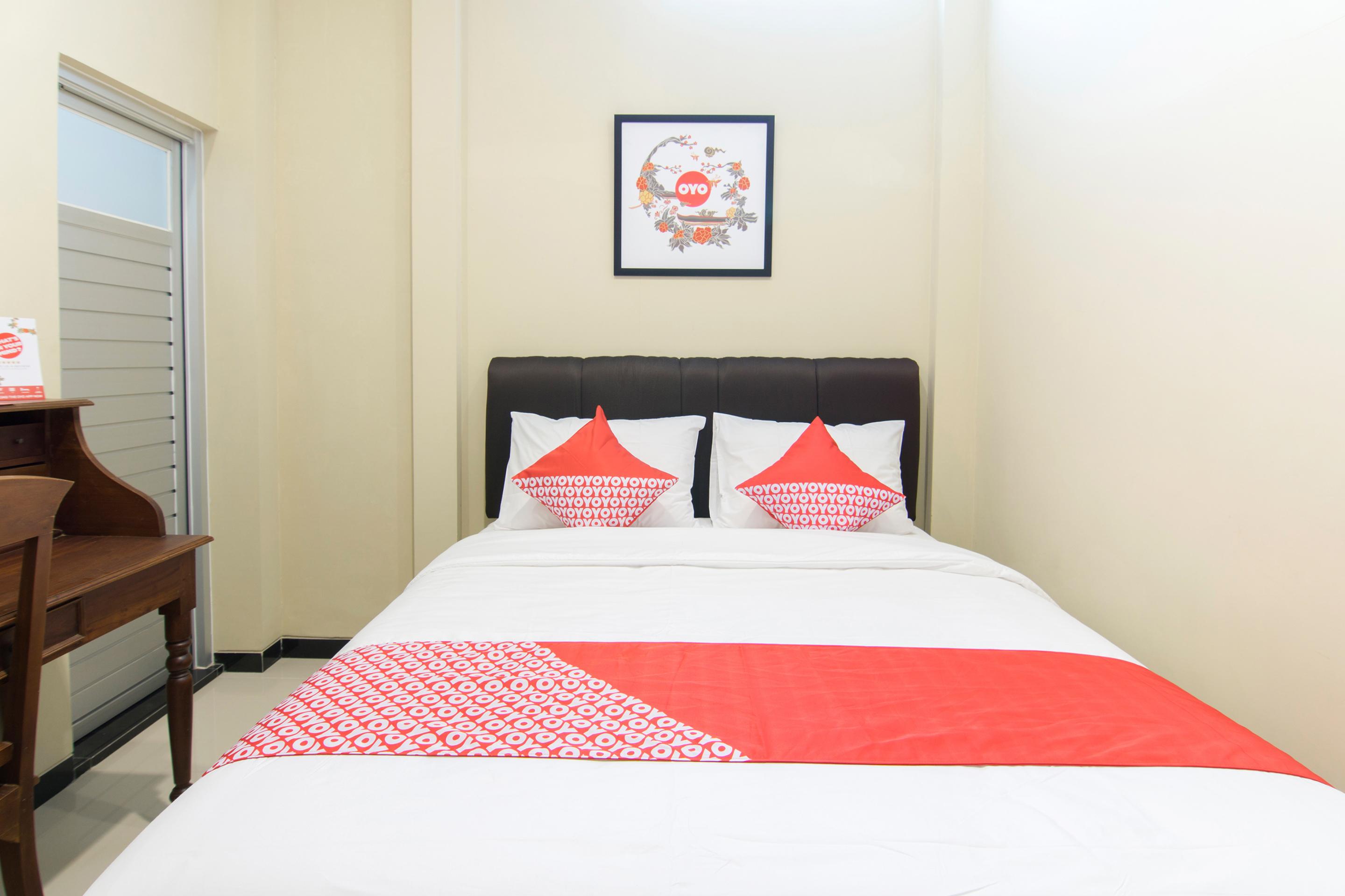 Super Oyo 890 Dewi Fortuna Guest House Maguwo Bagian luar foto