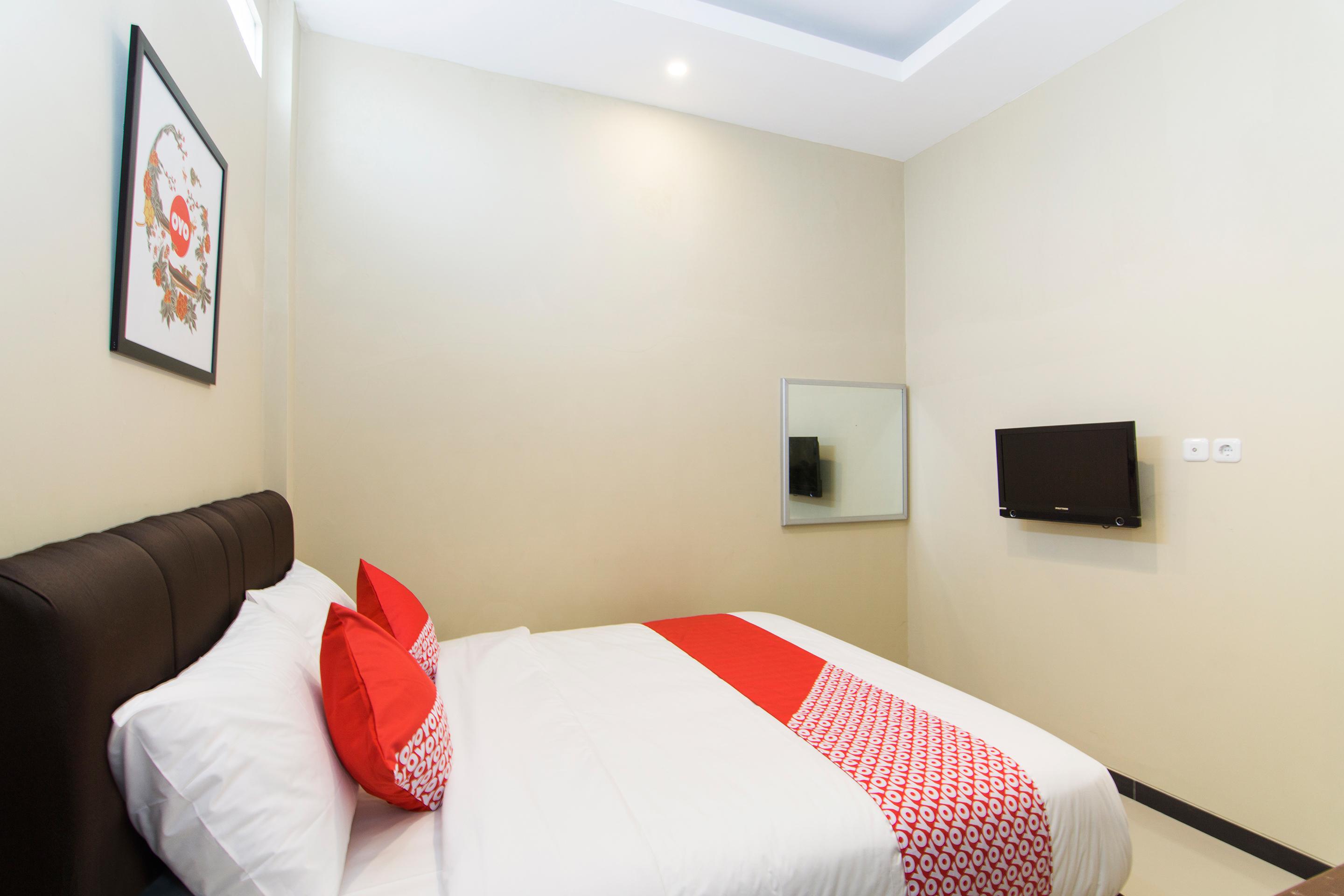 Super Oyo 890 Dewi Fortuna Guest House Maguwo Bagian luar foto